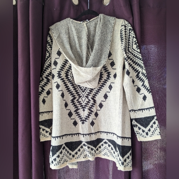 Woven heart sweater cardigan with hood - Picture 3 of 3